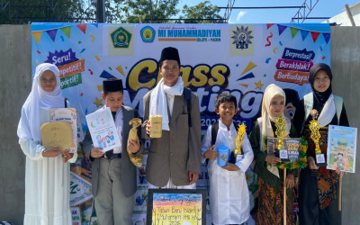 Sambut 1448 Hijriah, Siswa MI Muhammadiyah Dolopo 'Guncang' Jalanan dengan Cosplay Pahlawan Islam!